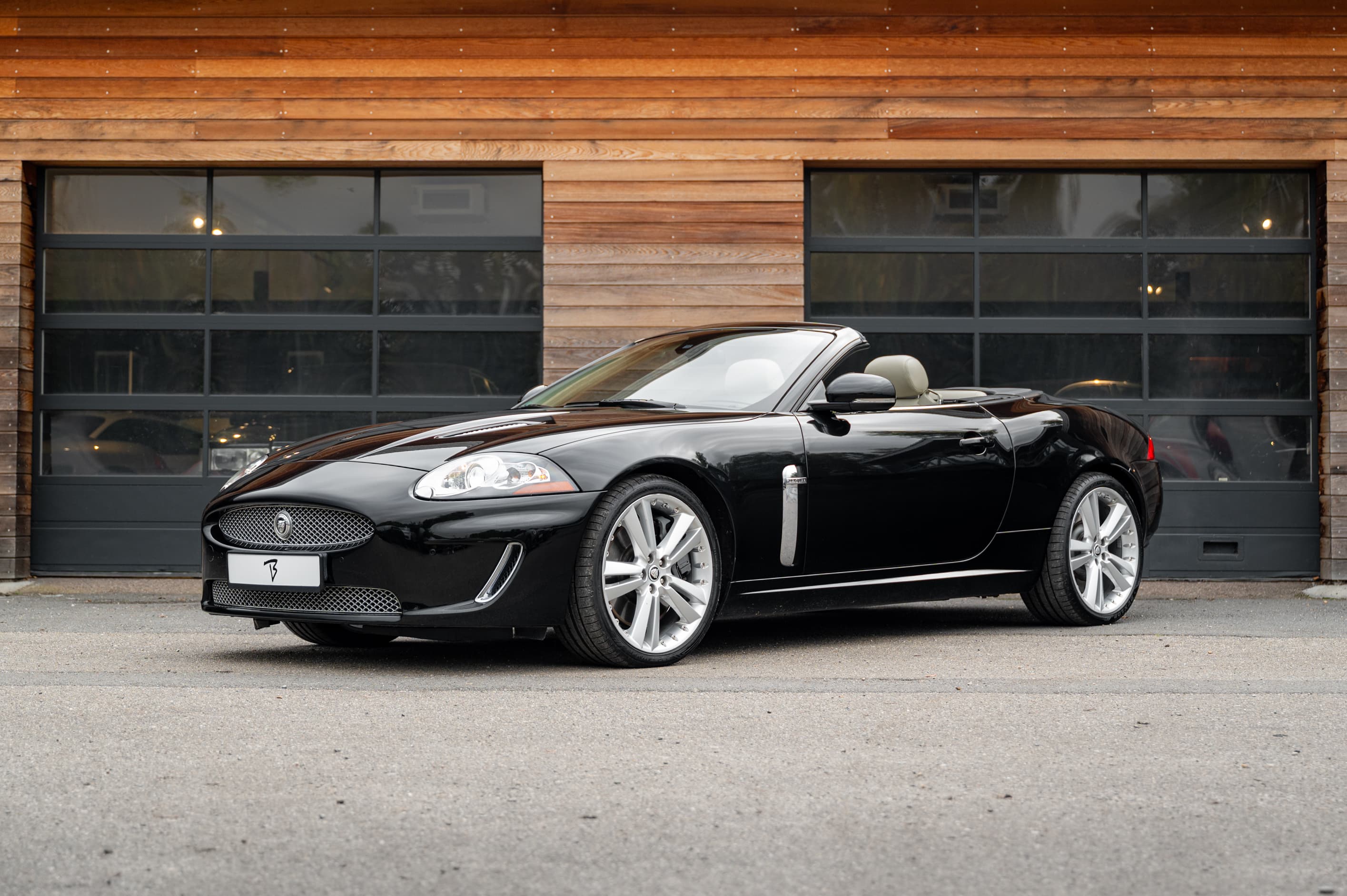 Jaguar XKR