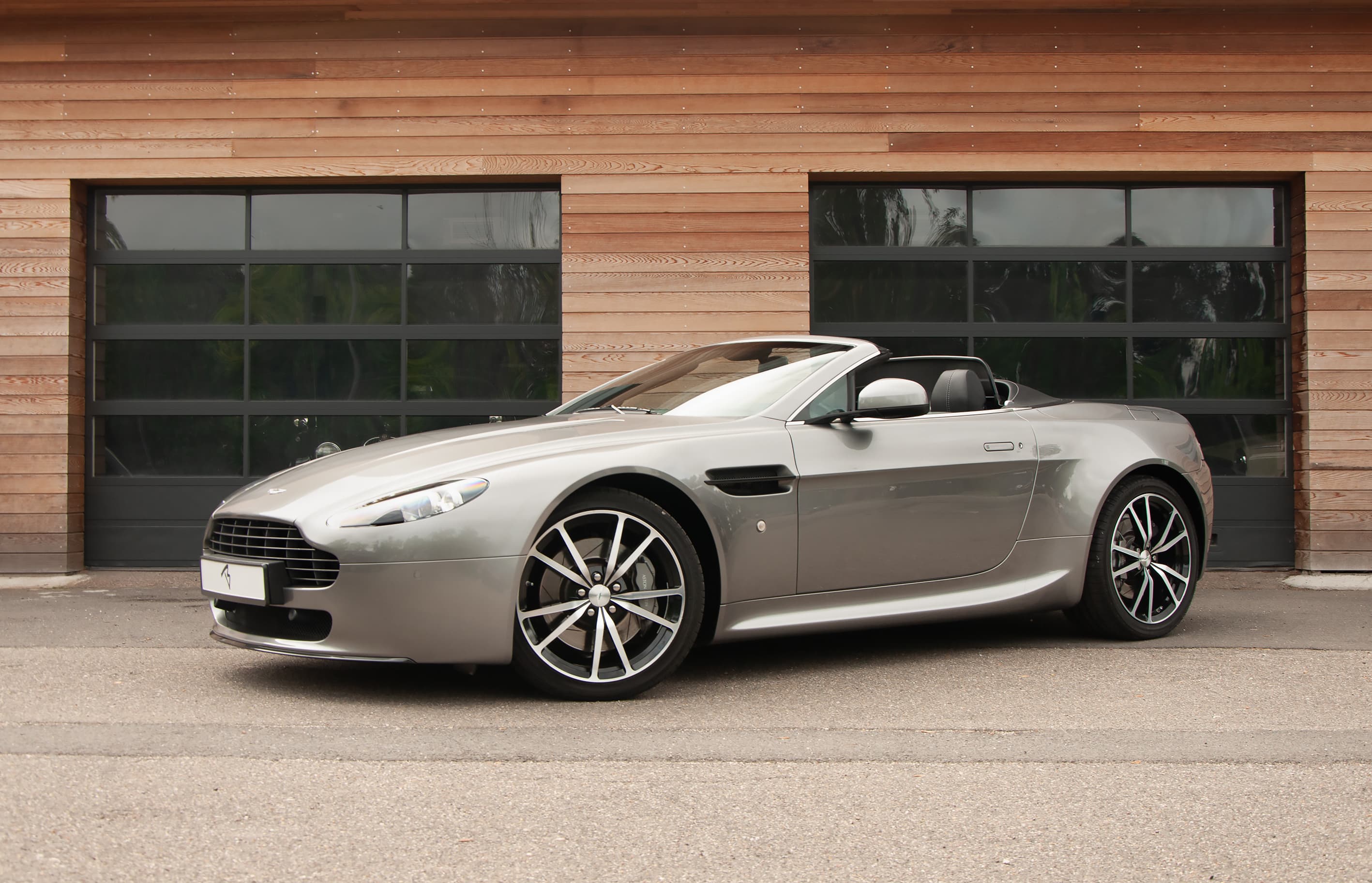 Aston Martin V8 Vantage Roadster