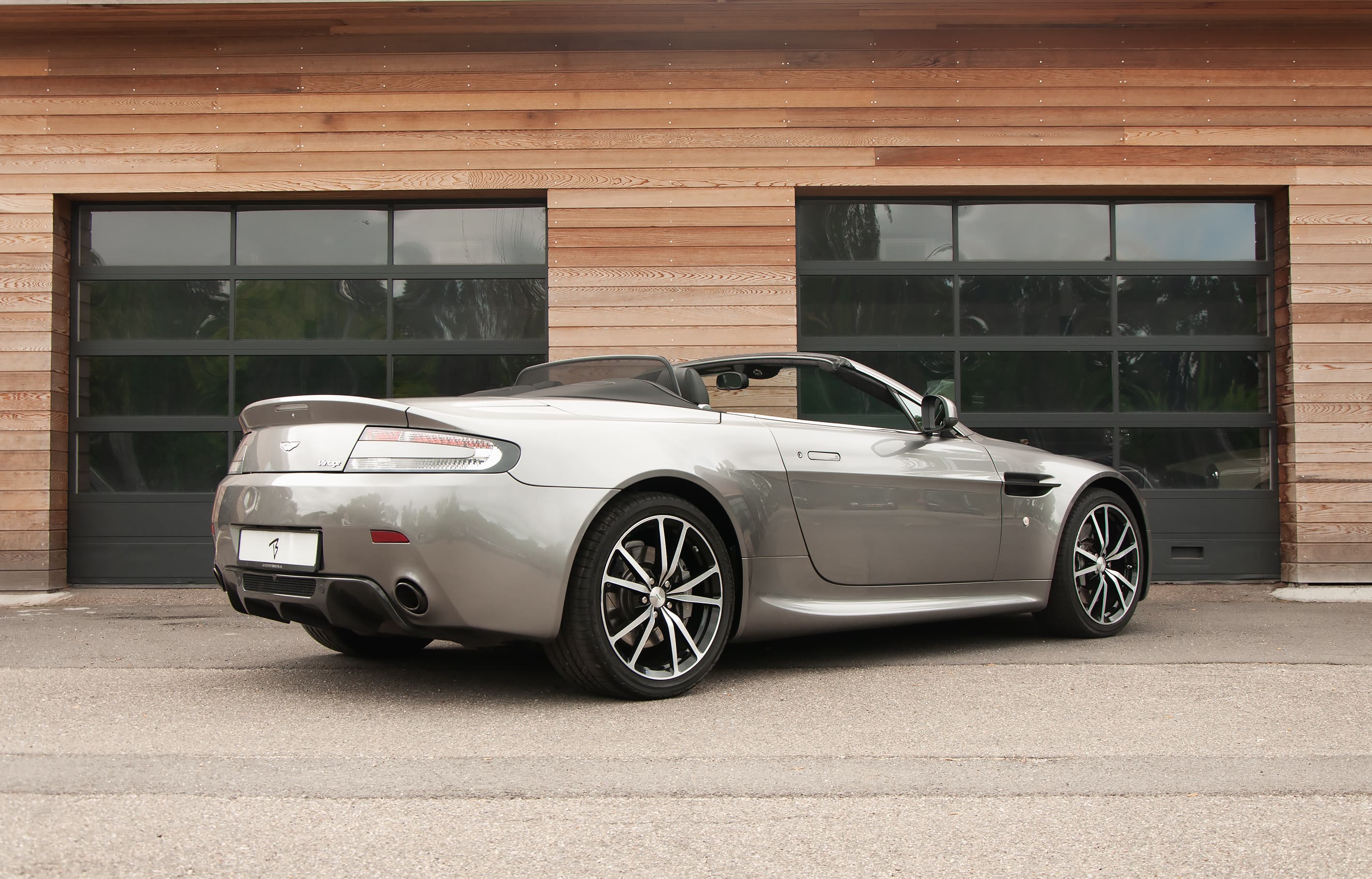 Aston Martin V8 Vantage Roadster