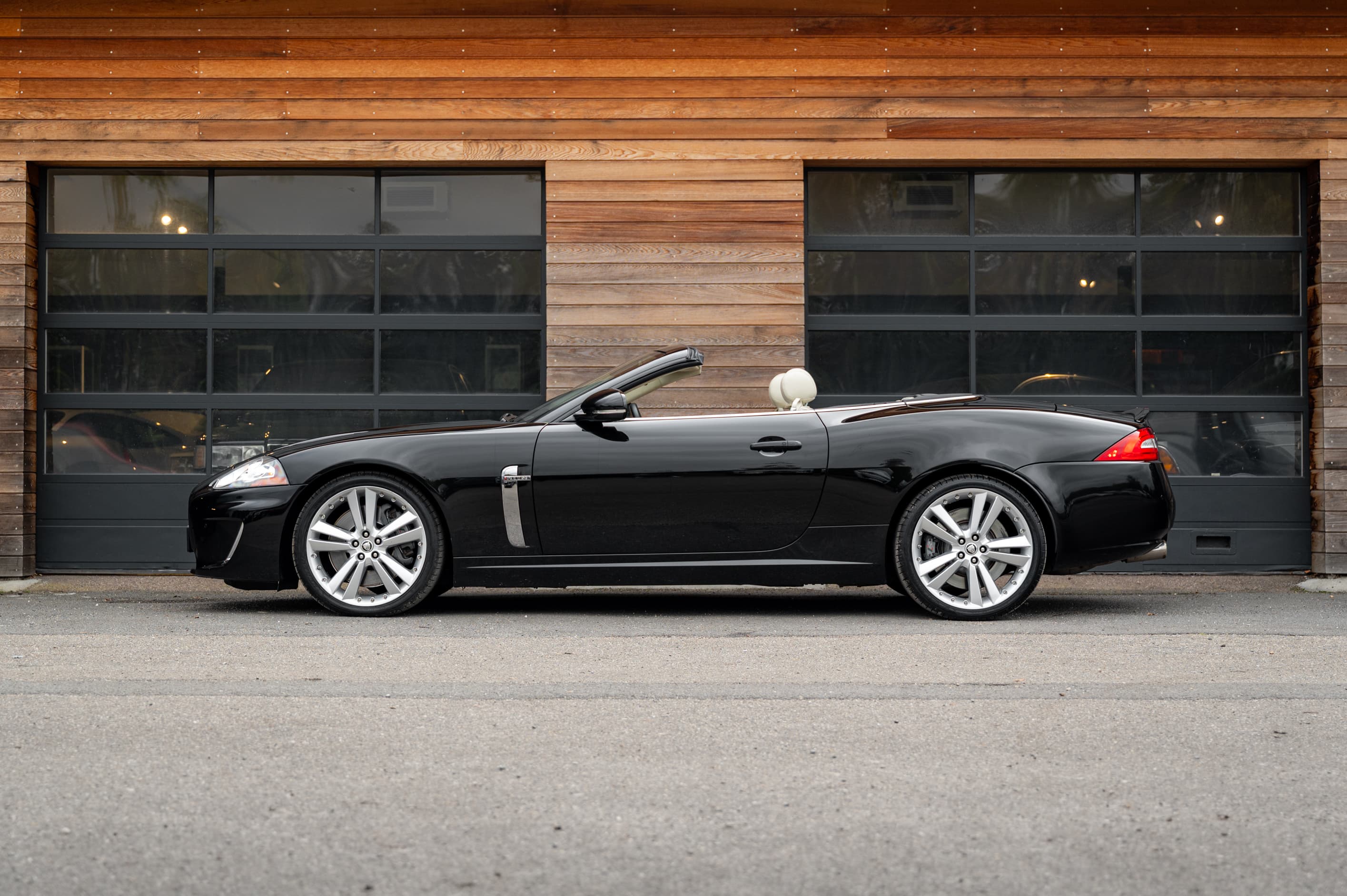 Jaguar XKR
